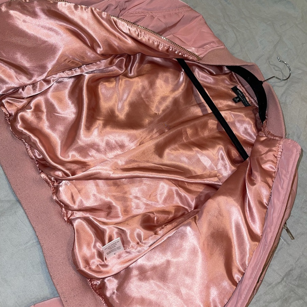 Pink puffer jacket - Picture 2 of 4